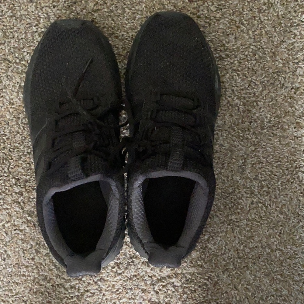 Adidas Shoes 8.5 Men (FULL BLACK)